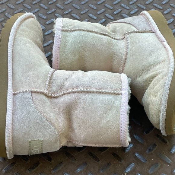 UGG Girl Boot Little Kid & Big Kid Koola Short Boots Size 4US 34EU - Picture 10 of 11